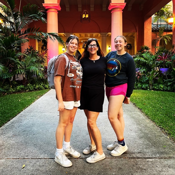 Luv2Shop - Picture 4 of 4